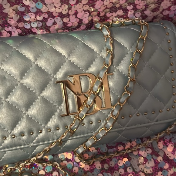 Badgley Mischka Silver Sky blue Quilted Bag - Picture 8 of 9